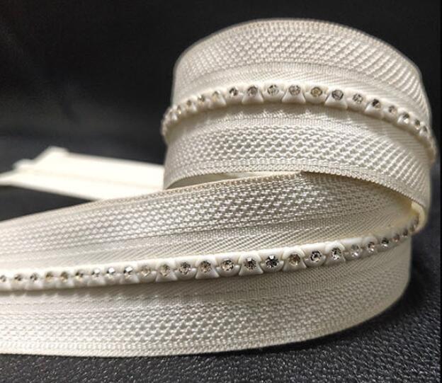 5#樹脂單排鉆拉鏈